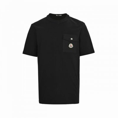 moncler 蒙口 标识口袋徽标短袖 定制水韵摩尔平纹织锦，模版机开袋，预设的模板来指导开袋的位置，形状和大小，精确性确保了开袋效果质量，面料都经过浇洗，手感
