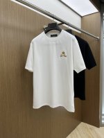 Lp独家首发 2025早春最新品，专柜同步有售，原单狠货，时尚休闲圆领短袖T恤，上身舒适！吸睛而有亮点，采用进口原版面料，顶级印花刺绣工艺字母图案Logo，简单
