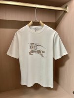 bur 2025新款 圆领 短袖 T恤 高端版本！专柜定制面料 透气舒适度高，细节无可挑剔，品牌元素设计理念，体现高品质。手感细腻柔软！呈现休闲裁剪，上身版型超