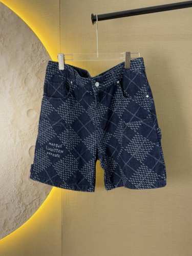 lv 路易威登25Ss春夏季新款烫印刺绣短裤 尺码30 32 34 36