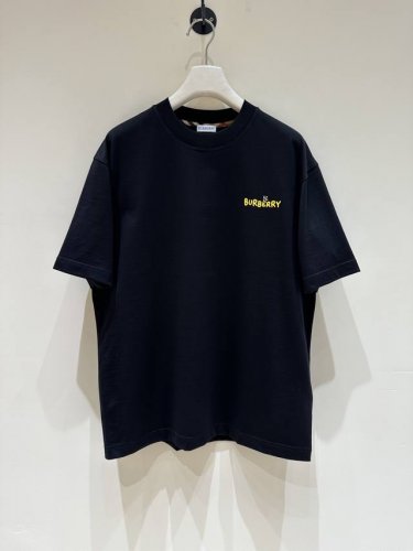 新品 格纹世家男士纯棉圆领短袖T恤，香港洋行渠道货，高端葡萄牙代工出品，25年春夏秀场款，官方王牌主打单品！ 客供埃及进口顶级面料，甄选尼罗河区域光照极好的上等