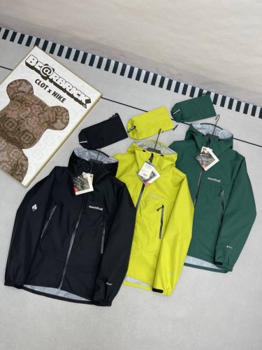 montbell 雨舞者Gore-Tex 宽松休闲纯色时尚百搭字母印花雨壳 户外远足 防水防风透气防雨冲锋衣 男女同款 各位户外探险爱好者，当你踏入未知山林、穿