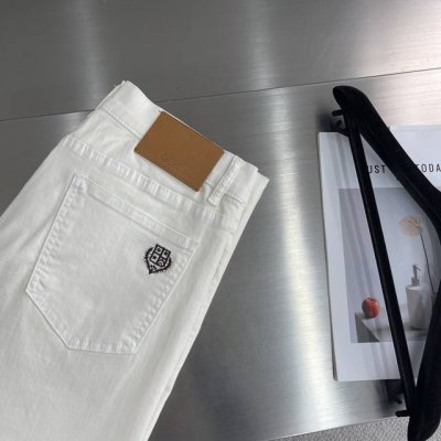 Loro piana 简约白色牛仔裤 进口五金辅料，搭配Lp家的御用金属....质感细节的完美搭配...广东中山牛仔外贸出口企业代工，首屈一指的品质加持。。让你