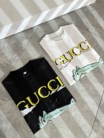 gucc*古家 2025春夏新款男女同情侣款休闲宽松棉质圆领短袖T恤衫！贸易公司渠道稀出，同步官网发售 ！ 2025春夏最新系列，经典时尚设计元素，为全新系列注