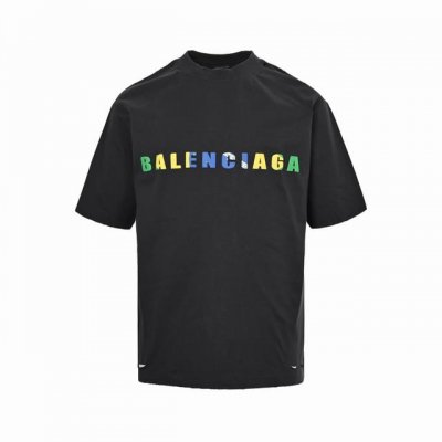 balenciaga 巴黎世家 25Ss 撞色字母发泡印花短袖 采用发泡印花工艺磨破工艺 纯棉柔软面料，对色定染面料，超精细平网工艺，潮流感十足，定染纯棉面料，