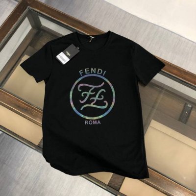 fendi 芬迪 春夏新款圆领短袖 采用客供定制280克双股纯棉面料 衣服整体高透气和柔软性的质感更加舒适 非常适合春夏日感受 彩色印花图案 低调而不失时尚感