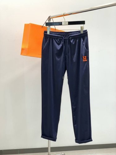 衣服 ，裤子 ，HermèS 爱马仕，2025夏季最新品，专柜同步有售，原单狠货，时尚休闲翻领短袖T恤套装，定制进口原版面料，舒适透气，顶级印胶工艺字母图案装饰