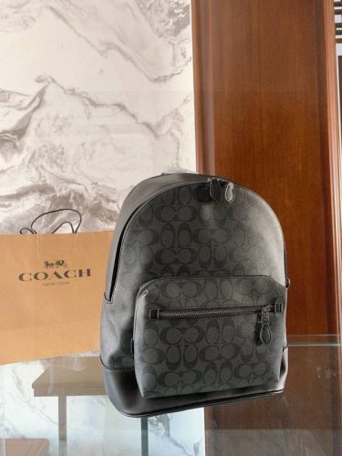 coach 蔻驰双层黑杏双肩包 Coach蔻驰新款又来咯 经典Logo标志 Charter 背包 学院风的包型整体风格简约大方不失个性 碳黑色经典Logo通勤好