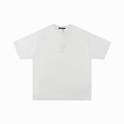 Lv路易威登胸口立体压花字母短袖T恤 原版定制 采用21支240面料 立体压花采用高周波工艺 胸口浮雕3D立体Logo高温压花一次成形 圆领短T 反边走线 弧度
