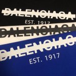 巴黎世家Balenciaga 夏季封条字母印花潮流宽松百搭情侣短袖 情侣同款 定织定染一致260G纯棉双纱面料 同缸零色差领口螺纹 四针六线工艺 面料舒适透气
