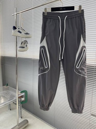 鸟家 2025春夏新款速干运动裤 鸟家户外运动休闲冲锋裤 专业研发的科技导湿速干面料， 面料在纺织过程中加入经纬状分布的“筋络”更具防刮抗撕裂，耐磨经穿 面料更