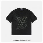 本地自取：180 1V 24Ss 满幅小飞机印花短袖 面料采用230克重精梳棉，定制32支1*1螺纹，成衣两遍水洗处理，面料舒适亲肤无异感，定制定染面料，纺织密