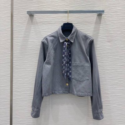 260 Louis Vuitto* 2025Ss新款套装 没有理由可以拒绝它。可A可飒的风格，日常通勤穿什么的都是很Ok的，不挑场合的。设计独特 层次感更加丰富