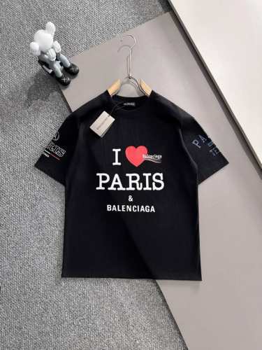 Balenciaga* 2025春夏款上新 原高版本 巴黎世家 面料采用270克高密度纯棉 不变形 不缩水 工艺介绍：双线走位 前面Logo后幅图案 左右袖精品