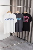 x023 Balenciaga 2025年夏季新款T恤，采用高品质260克双纱纯棉植绒面料 ，前后幅彩色大Logo印花工艺，高档大方 时尚无比 男女同款颜色：黑