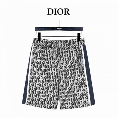 dior 迪奥 25Ss 满印提花侧边织带短裤 灵感源自八十年代复古，摸着面料质感肉实，肌里感清晰可见，有净重感， 全身极致简约设计，拆版原样开发，内里全包边包