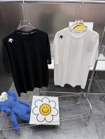 descente迪桑特超高性价比跑量款 ， 轻量化短袖冰爽顺滑 舒适柔软 面料使用固色工艺 不褪色 透气性非常高，户外专业功能性面料 ，速特别适合跑步健身，运动