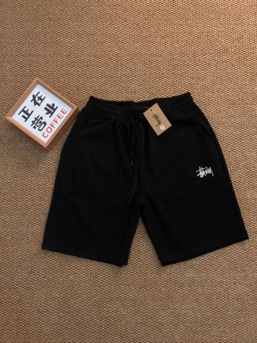 stussy 斯图西夏季最新款基础五分休闲短裤 采用重磅华棉面料 触感柔和 垂感强 穿着体验感好 4-5级水洗色牢度不易褪色 面料采用水洗印染工艺 水洗不褪色