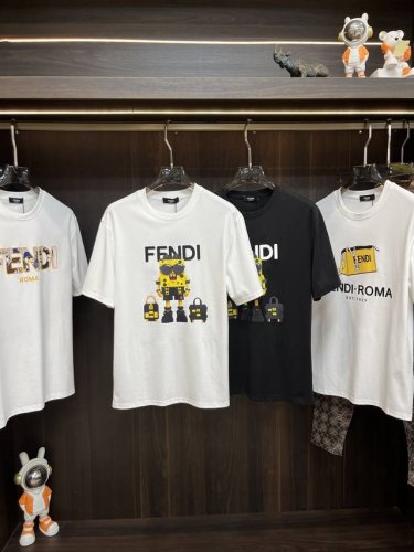 主推 Fendi 独家专供春季新款芬迪时尚休闲圆领短袖，纯棉面料原单工艺高端欧版原单T恤，潮流时尚休闲半袖 透气舒适度高，细节无可挑剔，品牌元素设计理念，体现高