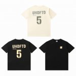 1082 白底图 Undefeated Ss25 五条杠Logo字母数字美式复古短袖T恤 男女同款 面料：240G双纱面料，不变型不起球 辅料；全套辅料定制；1