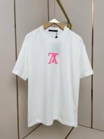 lv2025新款立体印花T恤 反Logo设计非常个性 3D立体印花高级感十足 肩部通肩压条 280克纯棉面料舒适透气 黑白双色 男女同款 码数S-Xxl
