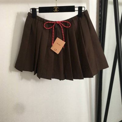 款号20252289 Miumi*新款 Logo刺绣贴布 条纹抽绳百褶短半裙，咖色，Sml， M码；腰围72弹力，长35