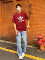 上新！Adidas 阿迪达斯官网同步新款上架！极简的设计转化为服装语言，就如这件基础短袖T恤，有着极其细腻的面料质感，平淡中无处不透入极简高级质感！ 简单、个性