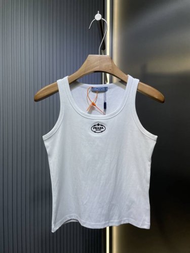 Prada 顶级复刻 背心上新！面料超级透气舒服！夏天穿很凉快！做内搭单穿都Nice！搭配牛仔裤半裙都非常的好搭！百搭单品～ Size：Sml