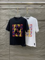 市场有仿版认准工艺和面料 25Ss芬家纯棉最新面料 最高版本 胸前Fendi字母植绒直喷工艺经典标识图案Logo时尚简约潮流短袖，最顶级的品质专柜原单短袖，顶级