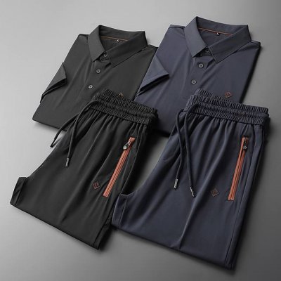 套 2025春夏新款套装 男士翻领polo衫短袖 柜台同步发售 简洁时尚百搭 高端品质 胸前品牌Logo高温烧花印压凹凸设计 定制进口冰丝面料 穿着舒适冰凉 透