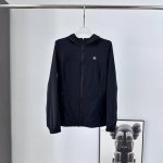 可隆｜Kolon Sport Hike系列弹力针织连帽印花 凉感防晒服女款 此次系列推出了一款专为女性设计的弹力针织连帽印花凉感防晒服。这款防晒服采用高品质弹力