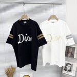 Dior迪奥 拼接字母47刺绣款短袖T恤 原版面料 官方同款 Logo标识精致升级，灵感源自八十年代复古 定制260克同缸染面料 手感非常舒服 春夏最新砖柜同步