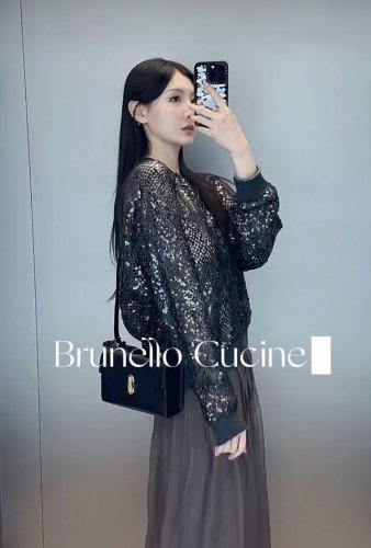 Bc 亮片拉链开衫 模特图