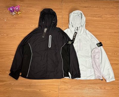 stone Island 石头岛机能网眼户外防紫外线防晒衣外套 甄选品质 实拍可见 面料采用高品质防风防水放紫外线 侧缝网眼设计 更加凉爽 出行必备 优质防晒衣