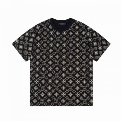 隔天到 Louis Vuitton 路易威登 老花水彩满身印花 Logo标识精致升级 原版面料 官方同款 短袖T恤 同缸染面料 手感非常舒服 春夏最新版本 颜色