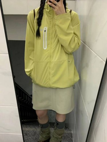露露乐檬Lululemon 户外女神必备！Lululemon 2025 防晒衣 宝子们，2025 年夏日户外的防晒秘籍，就在 Lululemon 这款山系防晒衣