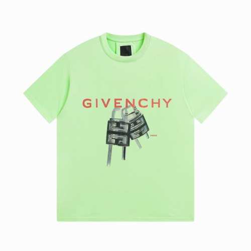 Givenchy 纪梵希 新色 Ss春夏新款圆领短袖T恤 专柜同步在售， 定制棉质面料，亲肤舒适，前幅锁扣印花图案，三标辅料齐全， 男女同款， 尺码：Xs.S.