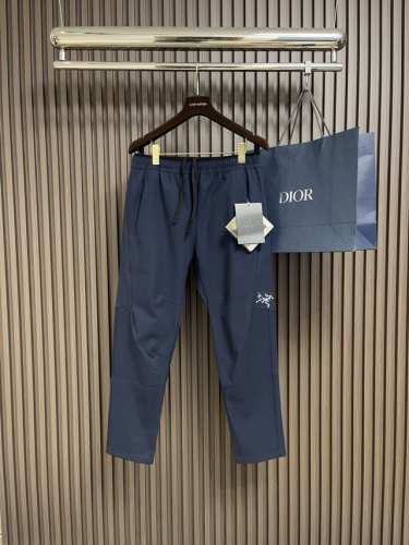 Arcteryx 始祖鸟 2025Ss早春新款休闲运动风格休闲裤，户外品牌可能大家第一想到的就是给人一种标签试的感觉！除了在款式设计上颇有造诣之外，最明显或者说