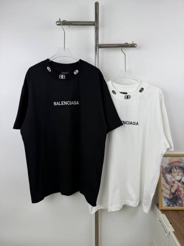 款号X24 Balenciaga 巴黎世家领口Logo刺绣短袖T恤 宽松版型采用260克精梳棉双纱 从面料到辅料全部三标齐全跟足Zp进口松井公司浆料印花绝不开裂