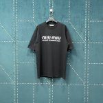 100 缪缪 Miumiu 25Ss 大Logo字母做旧印花短袖T恤 Miu040 轻奢主义 男女日常通勤穿搭必备单品 正确版本 随意对比 详细特征 · 260