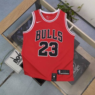 款号：Yss023 顶级刺绣 2025新款Nba耐克Nike芝加哥公牛队乔丹23号刺绣球衣篮球服，“Bulls”字样醒目张扬，图案动感十足，将公牛队活力展现得淋