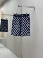 lv 男士精品休闲裤顶级面料休闲短裤 最新款上身版型无敌正绝对可以闭眼收的一款此款裤子非常百搭，弹力腰围,日常上班户外运动都可以穿着，是时尚休闲与户外运动的完美