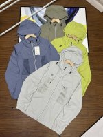 露露乐蒙 Lululemon露露男款皮肤衣防晒服风衣 露露柜子新款连帽防风皮肤衣外套 极具日常与功能性为一体的连帽运动休闲皮肤衣外套 可以当作春天的小风衣 还可