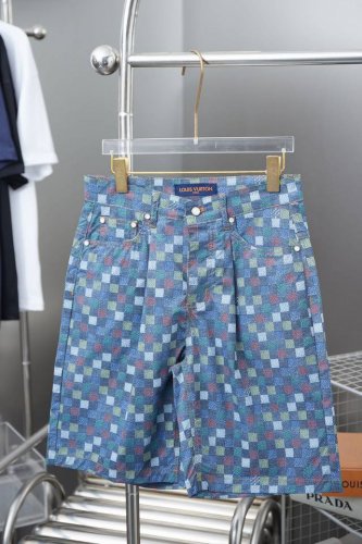 路易 Lv 2025Ss新款牛仔短裤 彩格马赛克牛仔短裤 轻奢主义 男女日常通勤穿搭必备单品 正确版本 欢迎对比 详细特征 采用98%棉2%弹力水洗薄丹宁面料