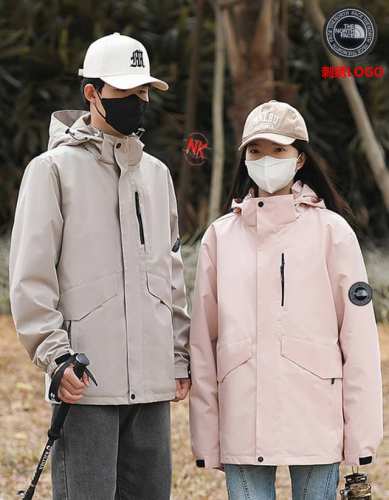 p200单冲锋衣 p250三合一冲锋衣防风服 北面Tnf海外限定迷彩全新系列连帽冲锋衣防风立领夹克外套。 : 拼接风经典 诠释个性的涂鸦卡通潮流风格街头风格的百
