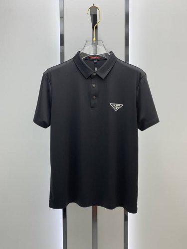 普拉达25Ss新款春夏短袖翻领T恤Polo，最高版本客供定制高端朱地面料简单时尚款，螺纹拼色螺纹配色超级好看！胸前始祖鸟贴标标识图案经典Logo简单大方的款式！