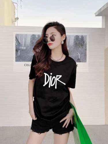 110 Dior 字母印花短袖T恤 上身图