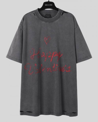 Balenciaga 25Ss 25情人节限定短袖 市面最高版本 原版开发定织260G面料 高度还原 洗水处理 手感厚重 质感区别市场货 采用进口椭圆机印花 每