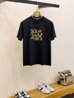 Boss 2025新款原单男士休闲打底短袖T恤！高端定制 高版本 时尚百搭爆款宽松版型原版进口420克双股纯棉面料 螺纹袖口.领口衣摆 手感超柔软细腻 穿着亲肤