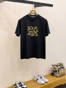 Boss 2025新款原单男士休闲打底短袖T恤！高端定制 高版本 时尚百搭爆款宽松版型原版进口420克双股纯棉面料 螺纹袖口.领口衣摆 手感超柔软细腻 穿着亲肤